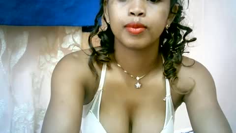 Snapshot of bellibellah chatting on June 15, 2026, 5:42 am BelliBellah online show from June 15, 2026, 5:42 am