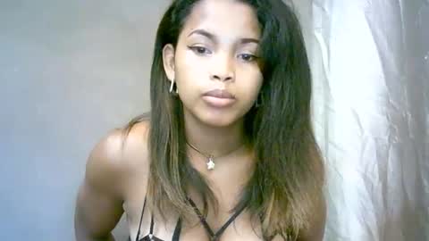 Snapshot of bellibellahx chatting on April 16, 2026, 1:45 pm BelliBellahX online show from April 16, 2026, 1:45 pm