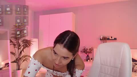 Bella online show from September 23, 2025, 1:08 am