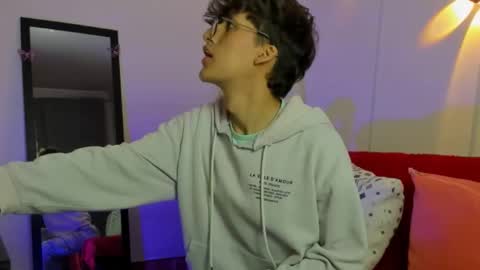 Neon online show from September 26, 2025, 11:03 am