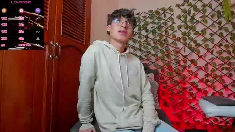 Neon online show from December 4, 2025, 12:58 pm