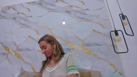 Snapshot of bellota_flak chatting on January 18, 2025, 6:43 pm Bellota Flak online show from January 18, 2025, 6:43 pm