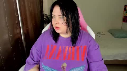 LinaBoo online show from October 28, 2025, 7:12 am