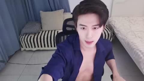 Snapshot of ben705676 chatting on October 17, 2025, 3:14 pm Ben online show from October 17, 2025, 3:14 pm