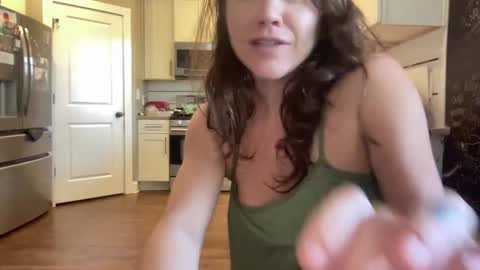 Snapshot of bendlikebecks chatting on November 26, 2025, 5:03 pm bendlikebecks online show from November 26, 2025, 5:03 pm