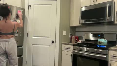 Snapshot of bendlikebecks chatting on February 26, 2026, 2:27 pm bendlikebecks online show from February 26, 2026, 2:27 pm