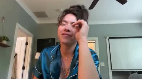 Snapshot of bendlikebecks chatting on May 11, 2026, 1:17 pm bendlikebecks online show from May 11, 2026, 1:17 pm