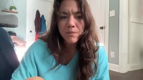 Snapshot of bendlikebecks chatting on May 14, 2026, 12:45 pm bendlikebecks online show from May 14, 2026, 12:45 pm