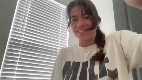 Snapshot of bendlikebecks chatting on May 28, 2026, 1:19 pm bendlikebecks online show from May 28, 2026, 1:19 pm