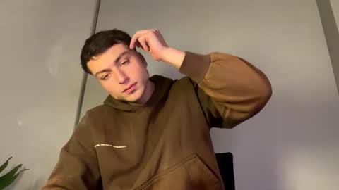 Snapshot of benicio03 chatting on June 6, 2026, 2:38 am benicio03 online show from June 6, 2026, 2:38 am