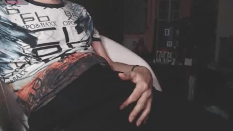 benijamin online show from November 23, 2025, 10:31 pm