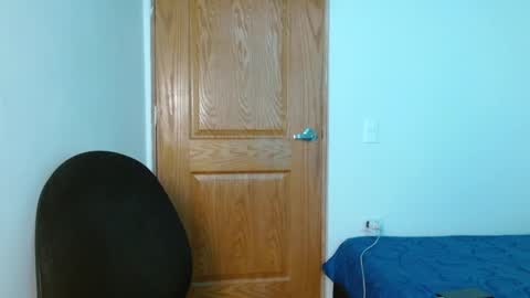 benjamin_isaac online show from February 24, 2025, 12:37 pm