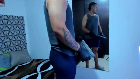 Snapshot of benjamin_lichx chatting on May 5, 2026, 7:33 pm Benjamin online show from May 5, 2026, 7:33 pm