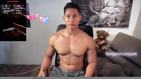 benjamincooperk online show from October 26, 2025, 7:53 pm