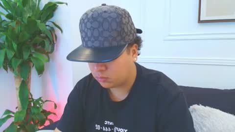 bennett_alejoo online show from January 6, 2026, 6:22 pm