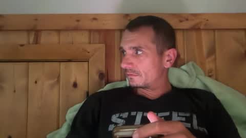 Snapshot of bennymn chatting on July 15, 2026, 4:45 pm benny and innocentvixon online show from July 15, 2026, 4:45 pm