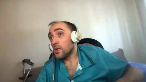 bentish online show from October 5, 2025, 9:51 am