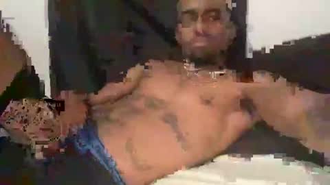 Snapshot of bentley_pov chatting on April 8, 2026, 11:27 pm bentley_pov online show from April 8, 2026, 11:27 pm