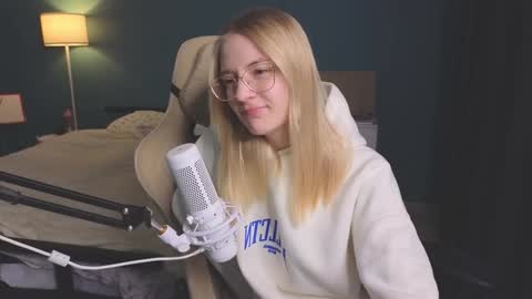 Alice online show from December 3, 2024, 7:22 pm