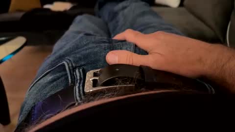 benz10001 online show from November 23, 2025, 9:25 pm