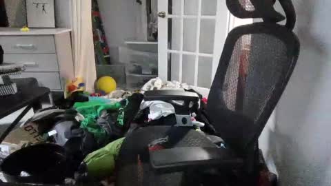 benzoil20007 online show from October 19, 2025, 9:04 pm