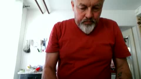 Snapshot of berg_boy chatting on April 7, 2026, 4:07 pm Martin online show from April 7, 2026, 4:07 pm