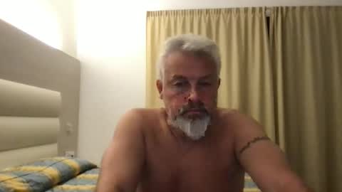 Snapshot of berg_boy chatting on April 16, 2026, 9:04 pm Martin online show from April 16, 2026, 9:04 pm