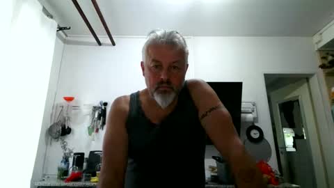 Snapshot of berg_boy chatting on May 15, 2026, 2:13 pm Martin online show from May 15, 2026, 2:13 pm