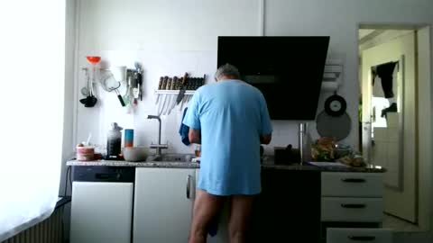 Snapshot of berg_boy chatting on May 25, 2026, 6:19 am Martin online show from May 25, 2026, 6:19 am