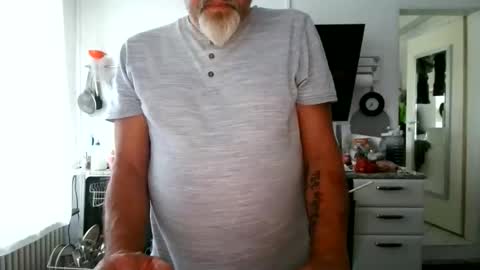 Snapshot of berg_boy chatting on May 31, 2026, 4:36 pm Martin online show from May 31, 2026, 4:36 pm