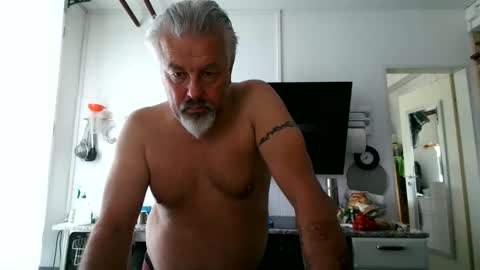 Snapshot of berg_boy chatting on June 2, 2026, 10:39 am Martin online show from June 2, 2026, 10:39 am