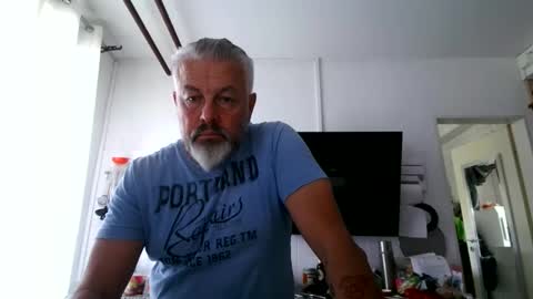 Snapshot of berg_boy chatting on June 7, 2026, 7:23 am Martin online show from June 7, 2026, 7:23 am