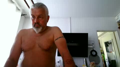 Snapshot of berg_boy chatting on June 20, 2026, 6:49 am Martin online show from June 20, 2026, 6:49 am