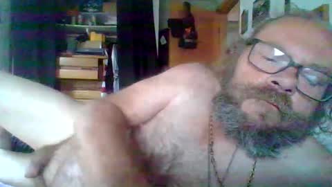 bergeeric1970 online show from October 25, 2025, 5:08 pm