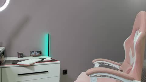 BeriesNiks online show from February 24, 2025, 2:58 pm