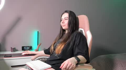 BeriesNiks online show from March 7, 2025, 12:34 pm