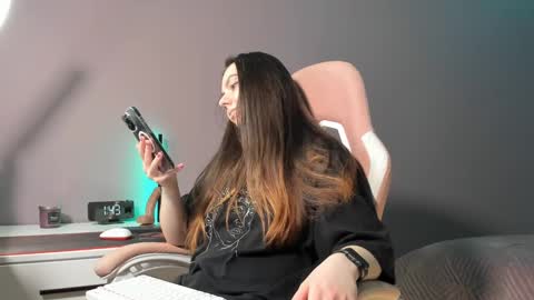 BeriesNiks online show from March 9, 2025, 6:43 pm