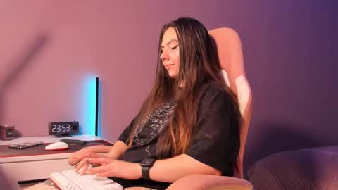 BeriesNiks online show from September 22, 2025, 4:53 pm