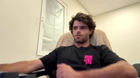 Snapshot of berltex chatting on October 21, 2025, 2:45 am Berltex online show from October 21, 2025, 2:45 am