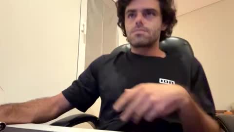 Snapshot of berltex chatting on November 3, 2025, 2:35 am Berltex online show from November 3, 2025, 2:35 am