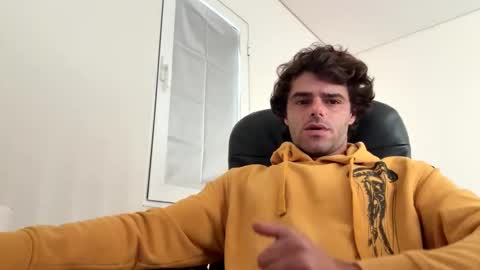 Snapshot of berltex chatting on November 6, 2025, 4:19 pm Berltex online show from November 6, 2025, 4:19 pm