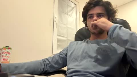 Snapshot of berltex chatting on November 8, 2025, 1:17 am Berltex online show from November 8, 2025, 1:17 am