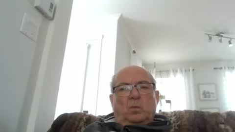 bernard1102 online show from February 25, 2026, 1:43 pm