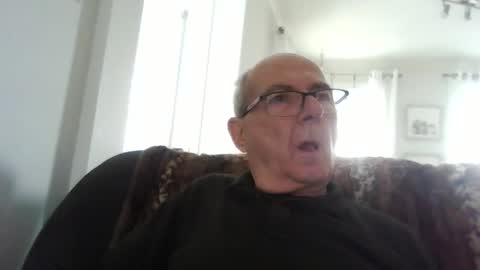Snapshot of bernard1102 chatting on April 23, 2026, 12:51 pm bernard1102 online show from April 23, 2026, 12:51 pm