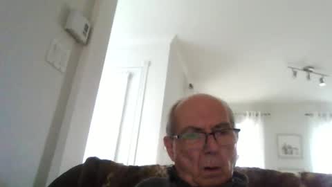 Snapshot of bernard1102 chatting on May 18, 2026, 9:53 pm bernard1102 online show from May 18, 2026, 9:53 pm
