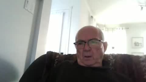 Snapshot of bernard1102 chatting on May 20, 2026, 11:00 pm bernard1102 online show from May 20, 2026, 11:00 pm