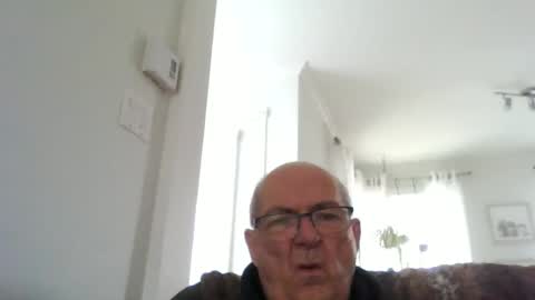 Snapshot of bernard1102 chatting on May 21, 2026, 1:07 pm bernard1102 online show from May 21, 2026, 1:07 pm