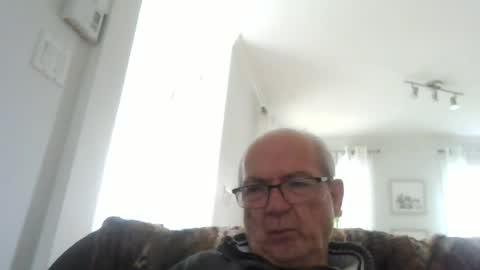 Snapshot of bernard1102 chatting on June 20, 2026, 1:14 pm bernard1102 online show from June 20, 2026, 1:14 pm