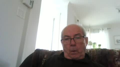 Snapshot of bernard1102 chatting on June 21, 2026, 1:03 pm bernard1102 online show from June 21, 2026, 1:03 pm