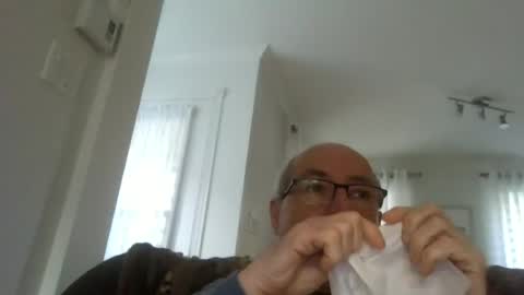 Snapshot of bernard1102 chatting on June 29, 2026, 10:37 am bernard1102 online show from June 29, 2026, 10:37 am